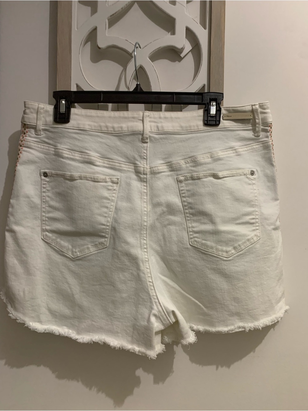 Pilcro and the Letterpress Women’s White Frayed Hem Cotton Drawstring Shorts - Picture 2 of 7